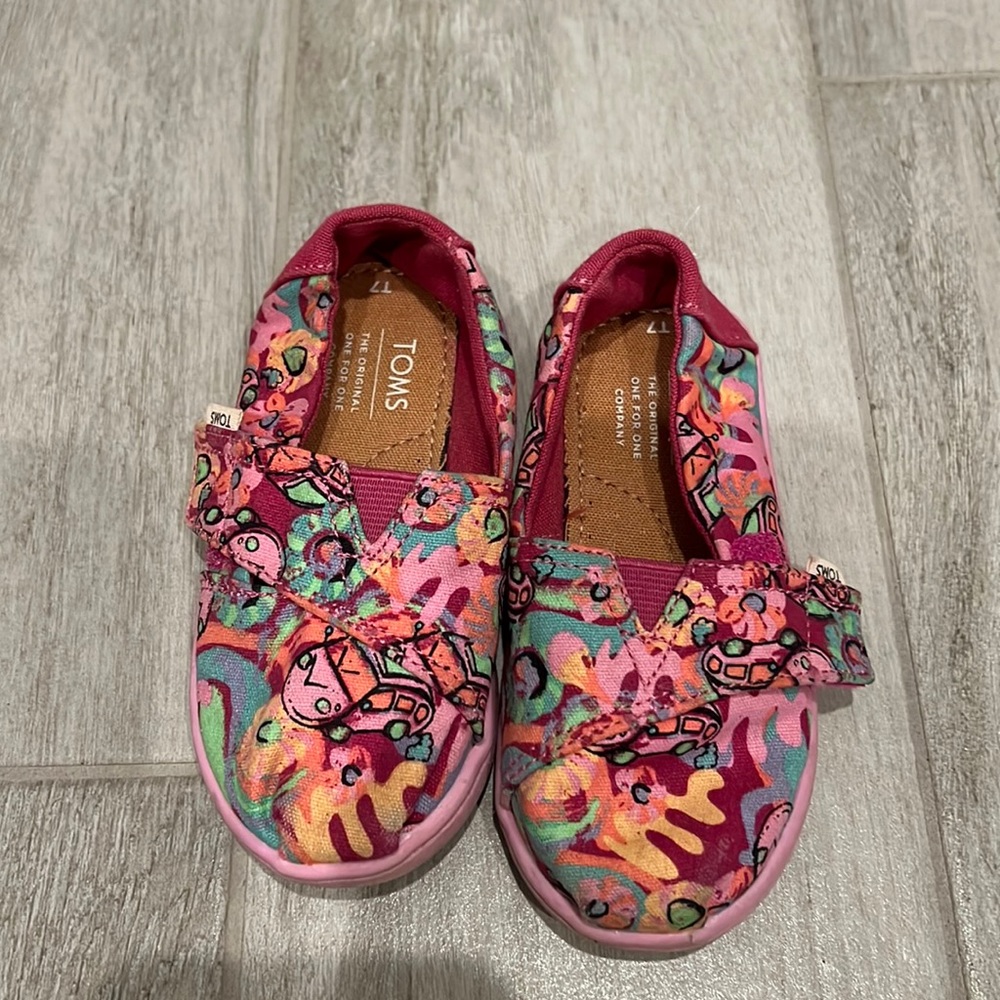 Toms